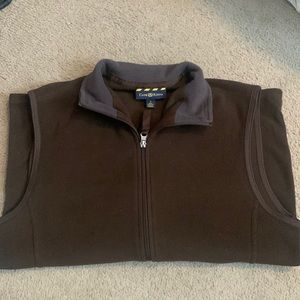 Club room fleece vest